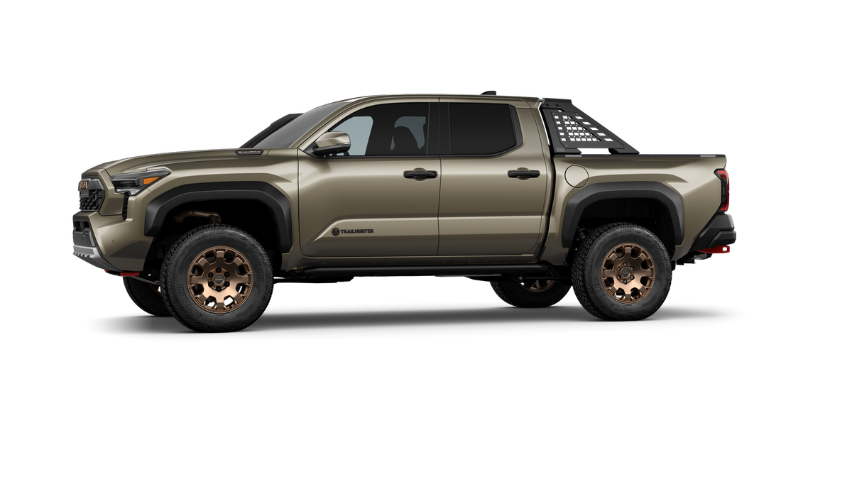 2026 Toyota Tacoma i-FORCE MAX Tacoma Trailhunter