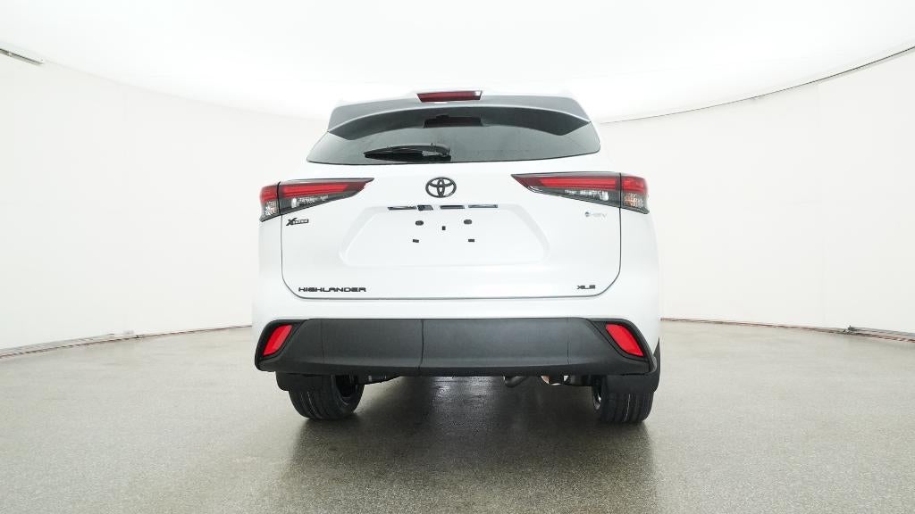 2026 Toyota Highlander Hybrid XLE