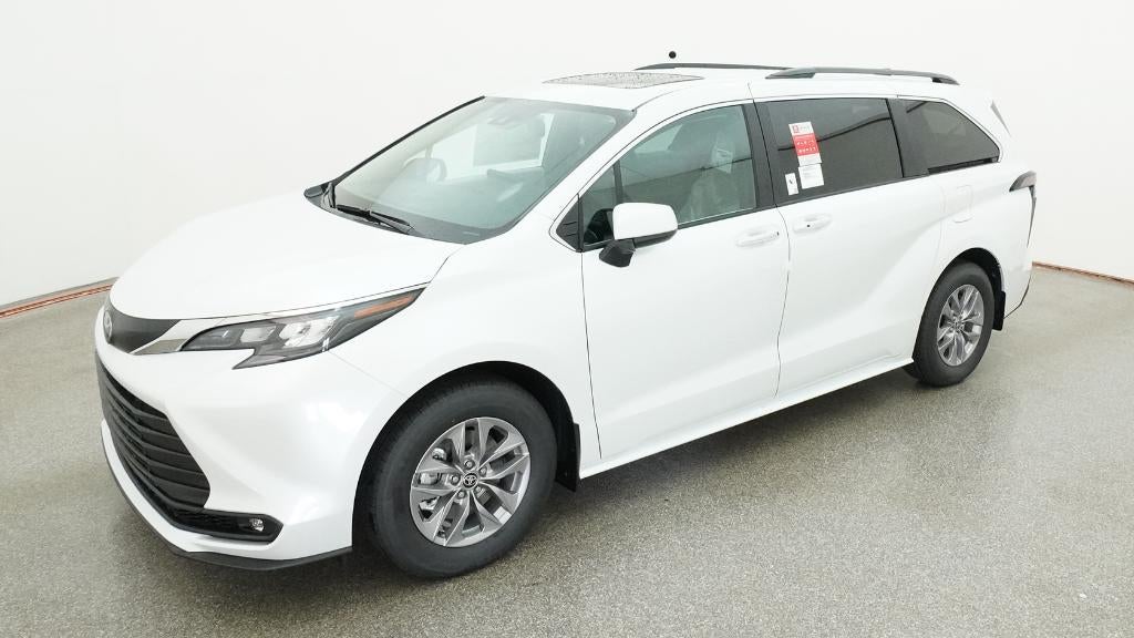 2026 Toyota Sienna XLE 7-Passenger Hybrid AWD's photo