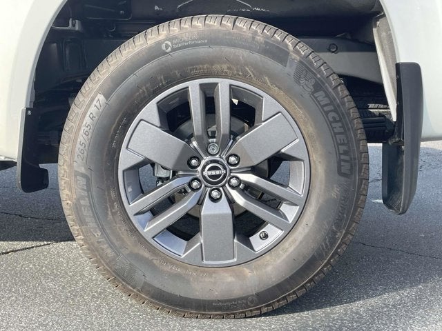 2025 Nissan Frontier SV