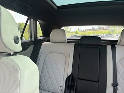 2024 Volkswagen Atlas Cross Sport 2.0T SEL Premium R-Line