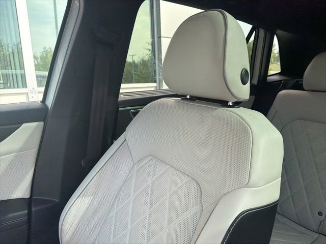 2024 Volkswagen Atlas Cross Sport 2.0T SEL Premium R-Line