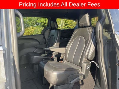 2025 Chrysler Pacifica Select