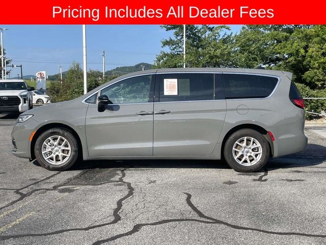 2025 Chrysler Pacifica Select