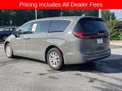 2025 Chrysler Pacifica Select