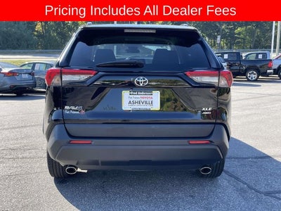 2025 Toyota RAV4 XLE