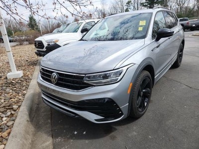 2024 Volkswagen Tiguan 2.0T SE R-Line Black