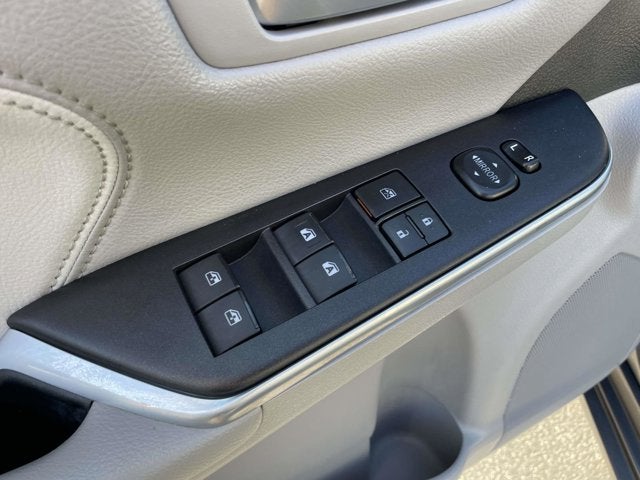 2017 Toyota CAMRY HYBRID XLE