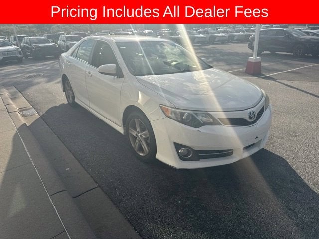 2014 Toyota CAMRY SE
