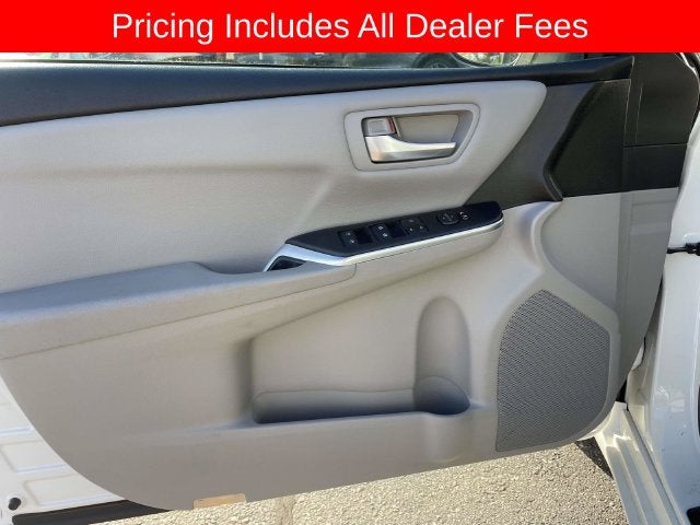 2015 Toyota CAMRY SE