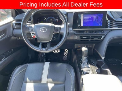 2025 Toyota Camry SE