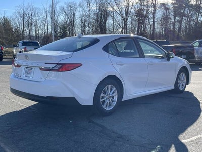 2025 Toyota Camry SE