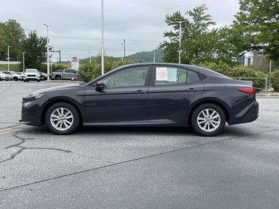 2025 Toyota CAMRY LE