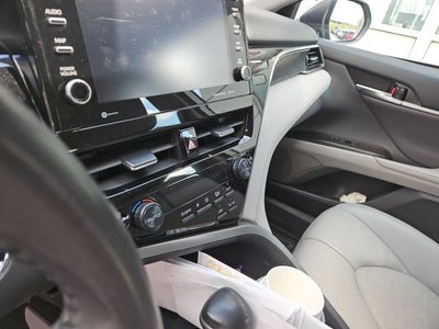 2022 Toyota Camry Hybrid XLE