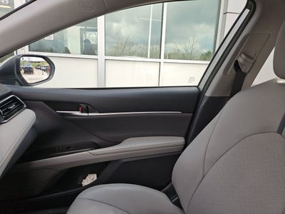 2022 Toyota Camry Hybrid XLE