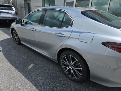 2022 Toyota Camry Hybrid XLE