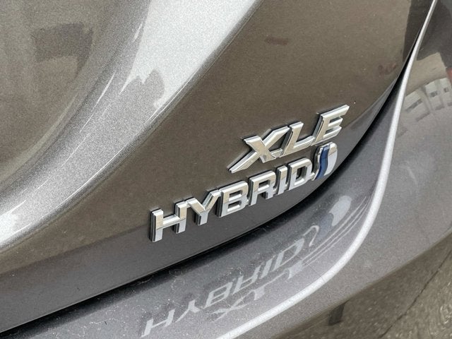 2022 Toyota Camry Hybrid XLE