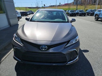 2022 Toyota Camry Hybrid XLE