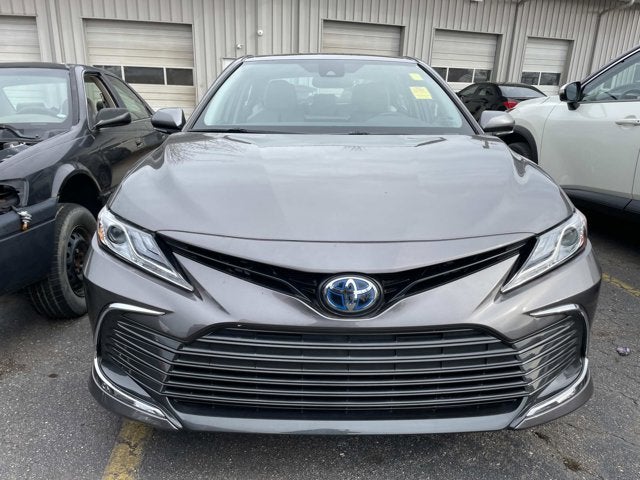 2022 Toyota Camry Hybrid XLE