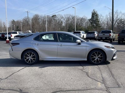 2022 Toyota Camry SE