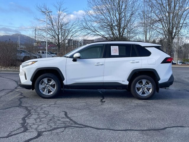 2022 Toyota RAV4 Hybrid XLE