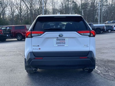 2022 Toyota RAV4 Hybrid XLE