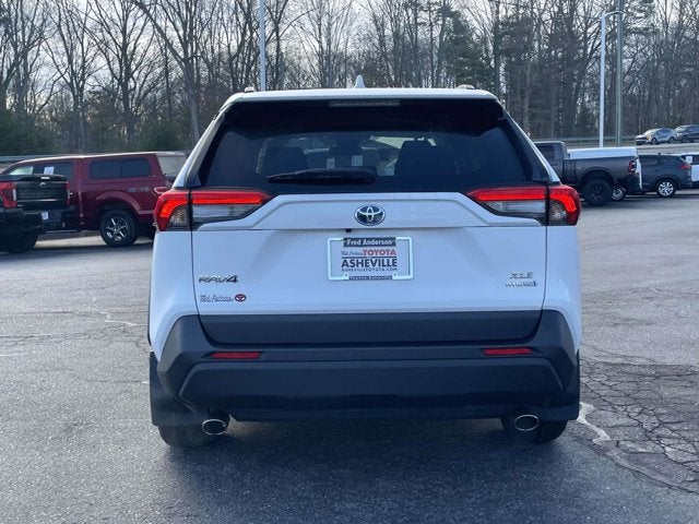 2022 Toyota RAV4 Hybrid XLE