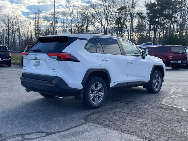2022 Toyota RAV4 Hybrid XLE