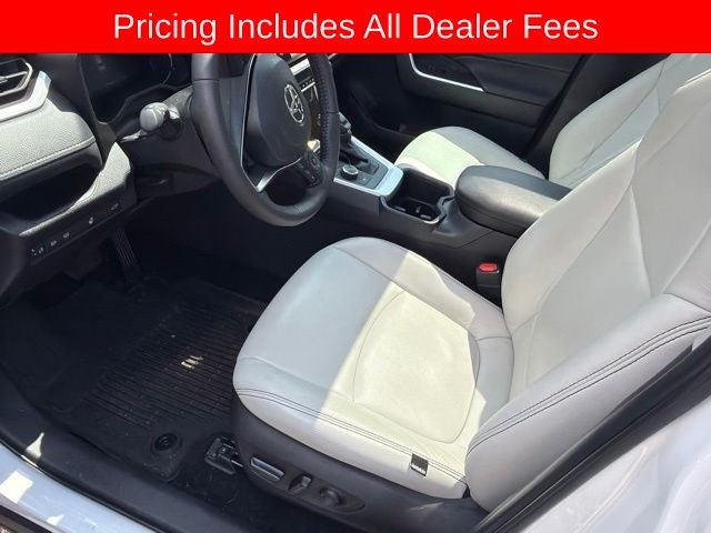 2025 Toyota RAV4 Hybrid XLE