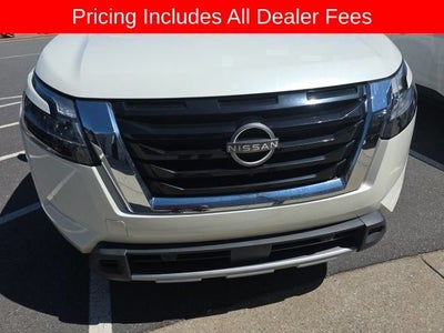 2023 Nissan Pathfinder SL