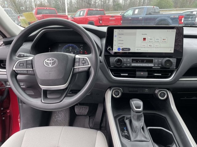 2025 Toyota Grand Highlander LE