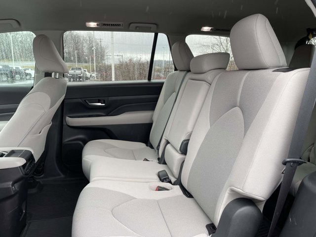 2025 Toyota Grand Highlander LE