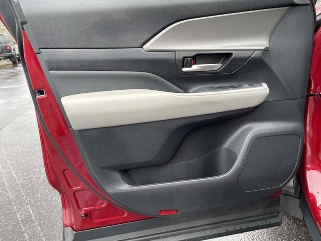 2025 Toyota Grand Highlander LE