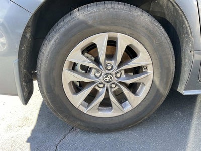 2025 Toyota Sienna LE