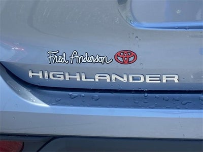 2022 Toyota Highlander LE