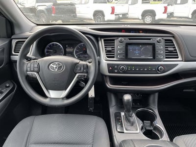 2019 Toyota HIGHLANDER LE