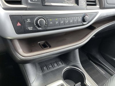 2019 Toyota HIGHLANDER LE