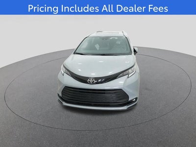 2026 Toyota Sienna Woodland Edition 7 Passenger