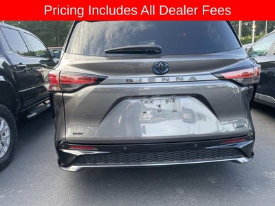 2025 Toyota Sienna XSE 7 Passenger