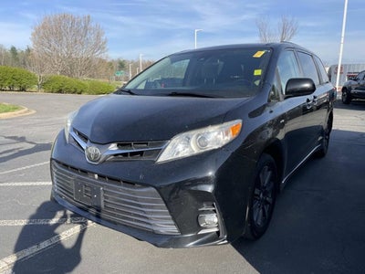 2018 Toyota Sienna XLE