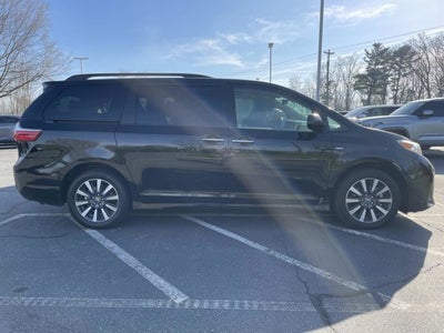 2018 Toyota Sienna XLE