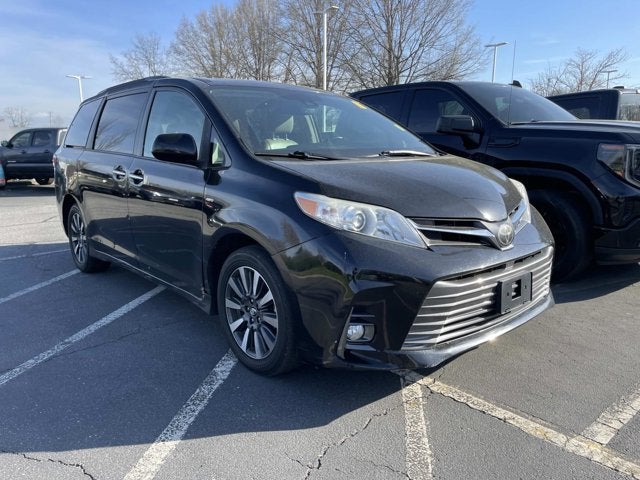 2018 Toyota Sienna XLE