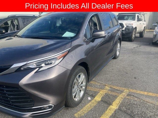 2023 Toyota Sienna Platinum 7 Passenger