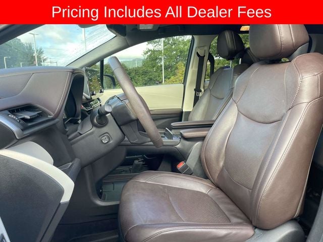 2023 Toyota Sienna Platinum 7 Passenger