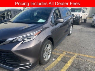 2023 Toyota Sienna Platinum 7 Passenger