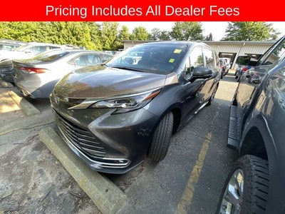 2025 Toyota Sienna Platinum 7 Passenger