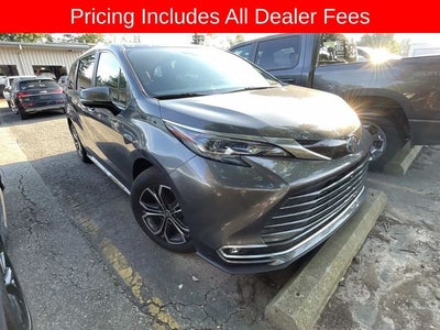 2025 Toyota Sienna Platinum 7 Passenger