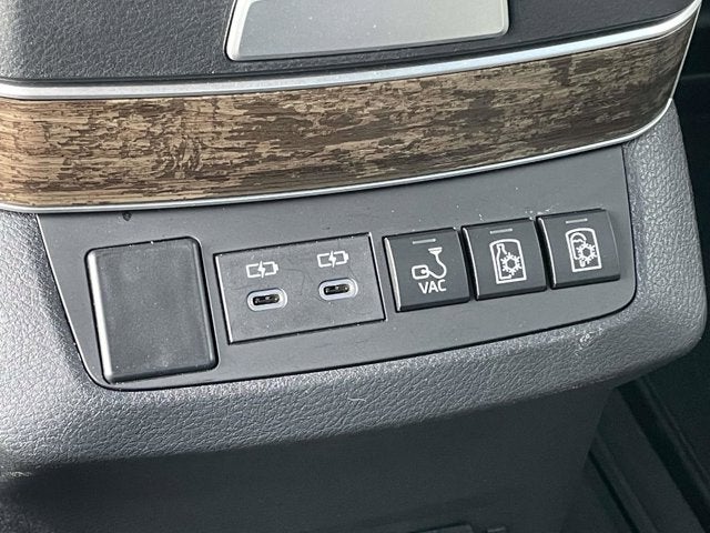 2025 Toyota Sienna Platinum