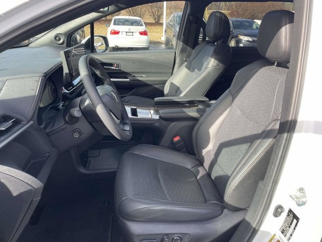 2025 Toyota Sienna Platinum