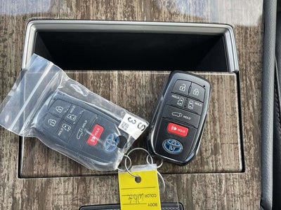 2025 Toyota Sienna Platinum